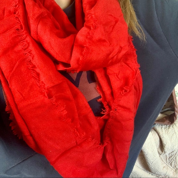 🎀 Red infinity scarf - Picture 2 of 2